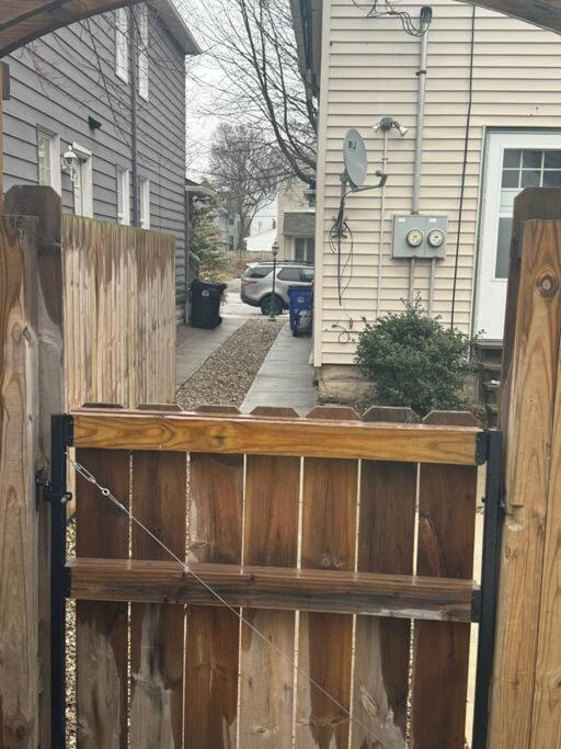 Little House On 47Th Apartment Cleveland Exterior foto
